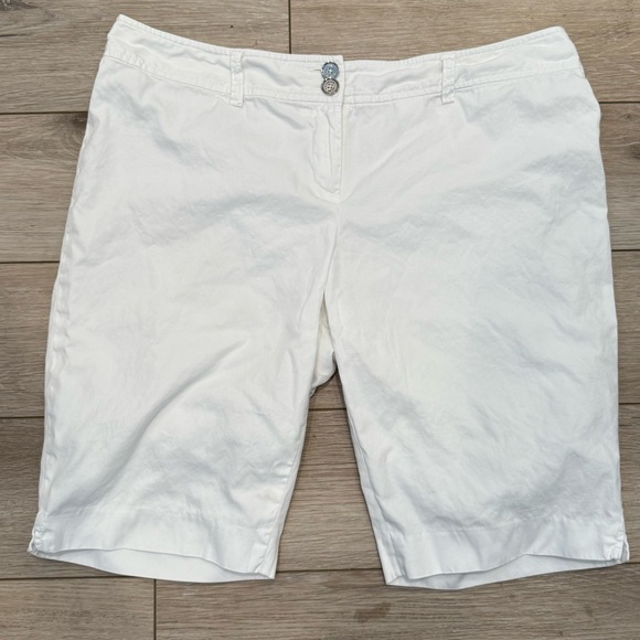 Michael Kors 100% Cotton Lightweight White Bermuda Zipper Shorts Women’s 14P EUC - Picture 1 of 9